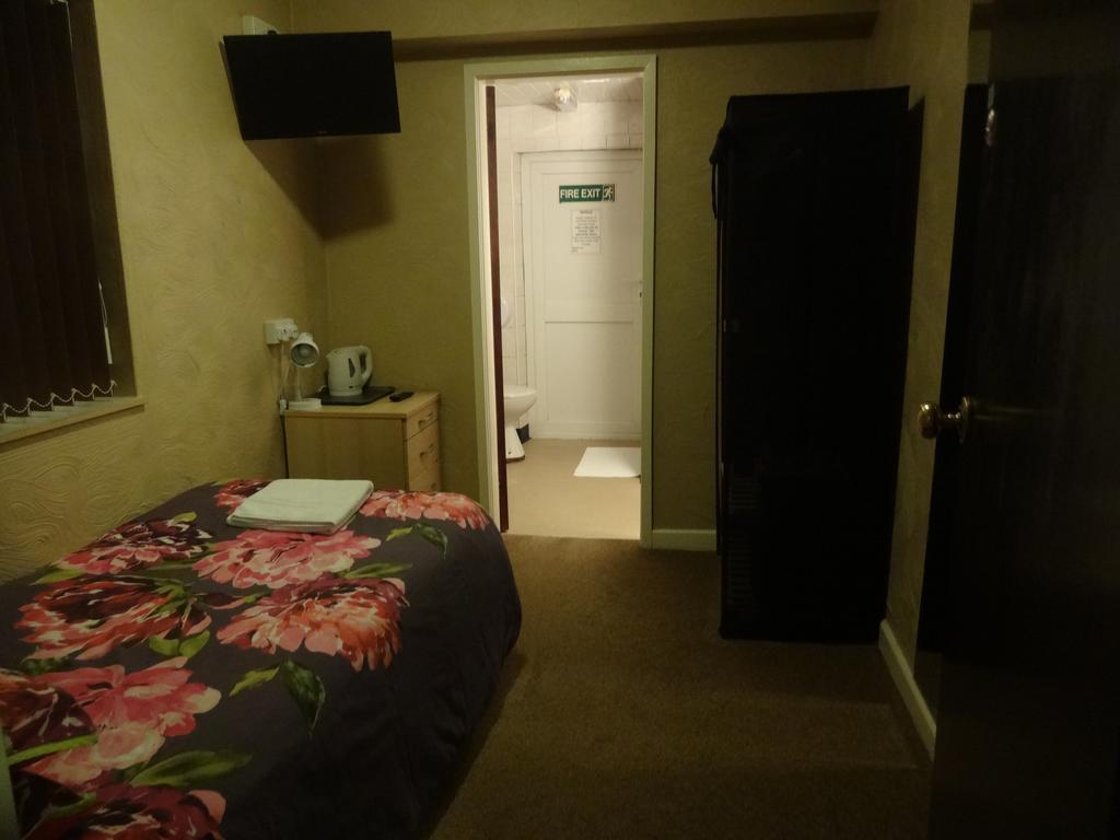 The Manor Hotel Nuneaton Habitación foto