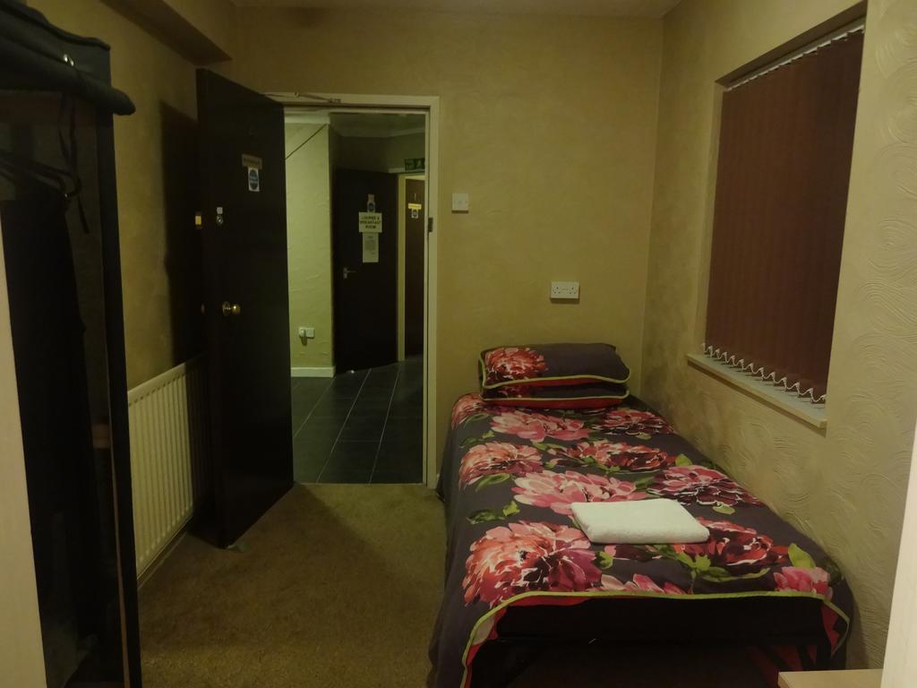 The Manor Hotel Nuneaton Habitación foto